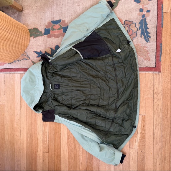 Flylow Women's Ski & Snow Jacket - Light Green - Picture 2 of 5